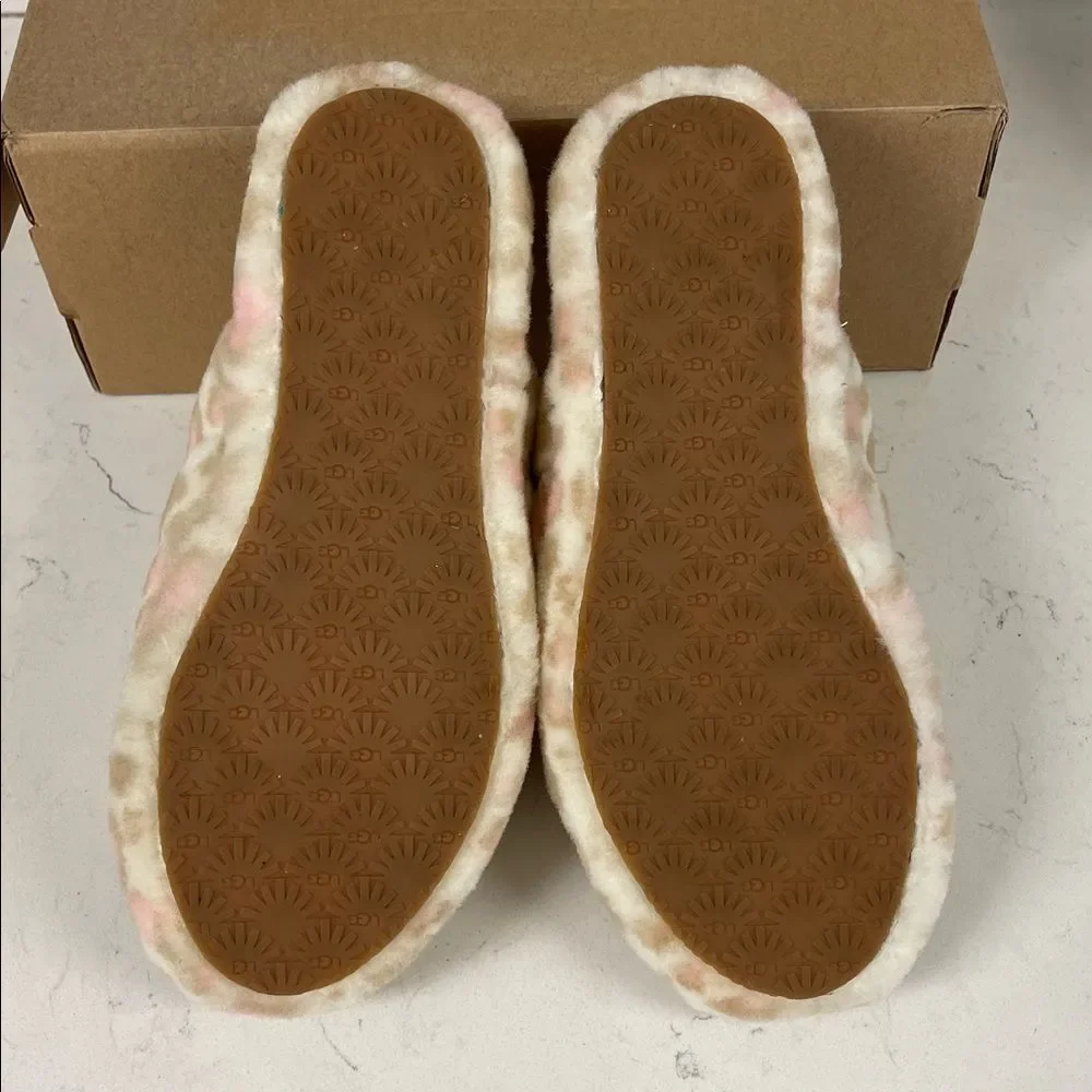 UGG Kids' Fluff Yeah Slide Panther Print Size 6 Pink & Tan Leopard Print